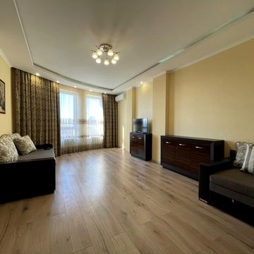 Миколи Міхновського бульв. (Дружби народів), 14-16