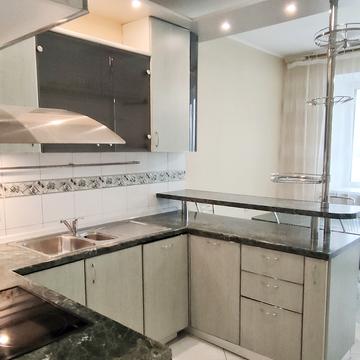 Володимира Івасюка просп. (Героїв Сталінграду), 12-Ж