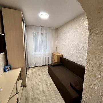 Семінарська вул., 15а