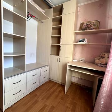Ньютона вул., 115