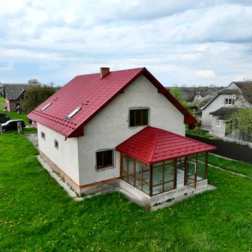 Молодіжна, 30