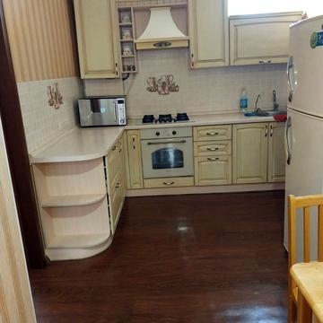 Утьосова вул., 7