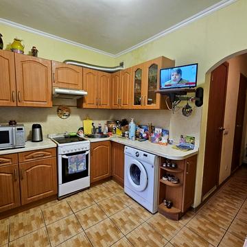 Чорнобильська вул., 24/26