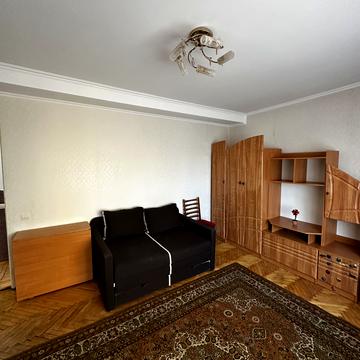 Вячеслава Чорновола просп. (), 45