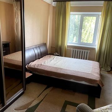 Верховної Ради бульв., 28