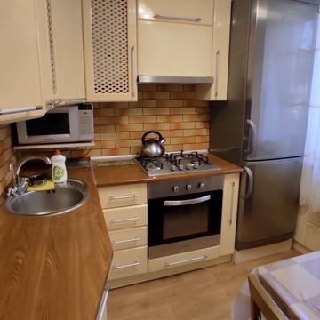 Петропавлівська вул., 90