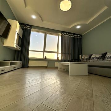 Зарічна вул., 1-Б