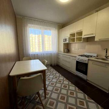 Гетьманська вул., 9