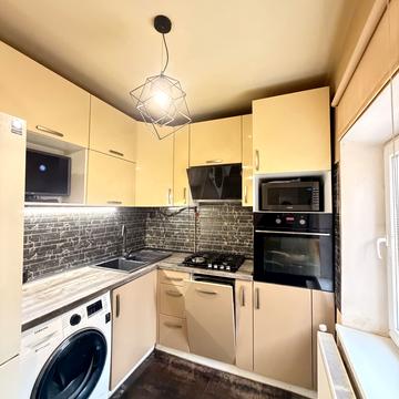 Петровського, 29