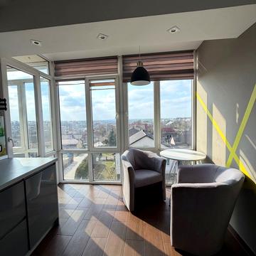 Центральна вул., 15