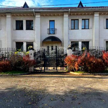 Льотчиків вул., 74