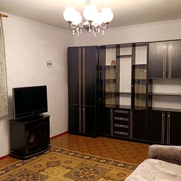 Леся Курбаса просп., 1-Б