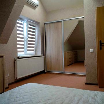 Володимира Кубійовича вул., 12