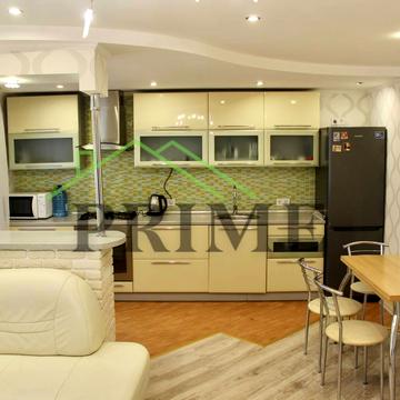 Богдана Хмельницького бульв., 12а