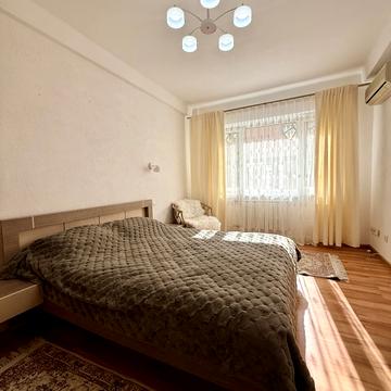 Глібова вул., 4/10