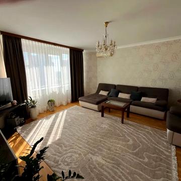 Миколи Бажана просп., 16