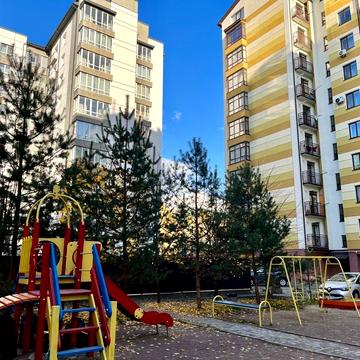 Олександра Довженка вул., 21а