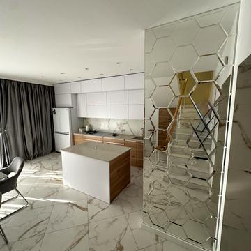 Рудницького вул., 4