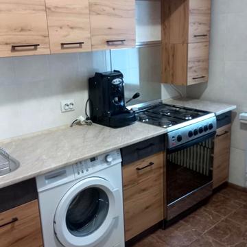 15 Квітня вул., 1