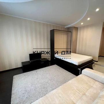 Микільсько-Слобідська вул., 6