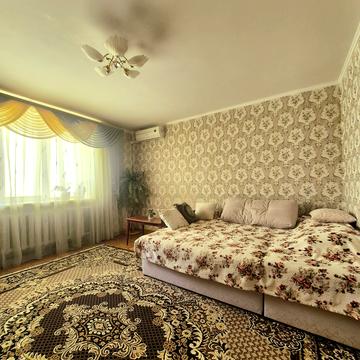 Левка Лукяненка просп. (Рокоссовського), 12