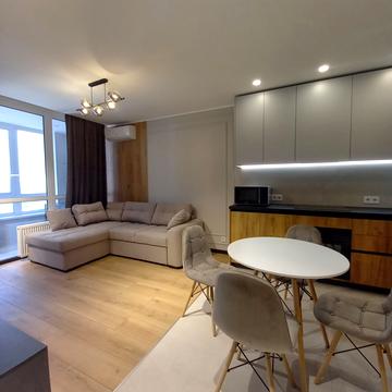 Віктора Некрасова вул. (Північно-Сирецька), 10