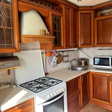 Юрія Кондратюка вул. (Комунарівська), 11