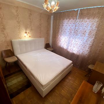 Ярослава Гашека бульв., 8