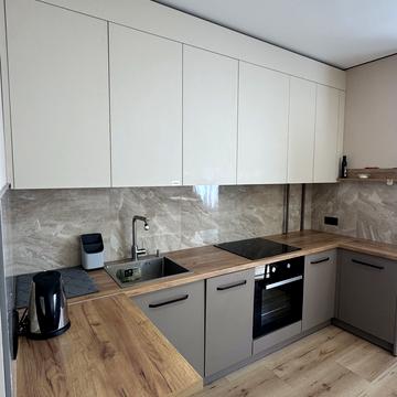 Євгена Коновальця вул., 7в