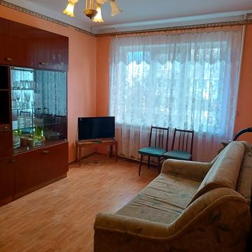 Академіка Корольова вул., 72