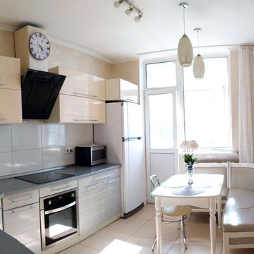 Миколи Бажана просп., 8-Б