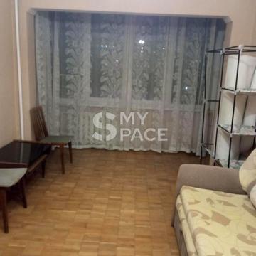 Васильківська вул., 8