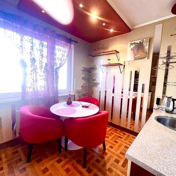 Академіка Заболотного вул., 28