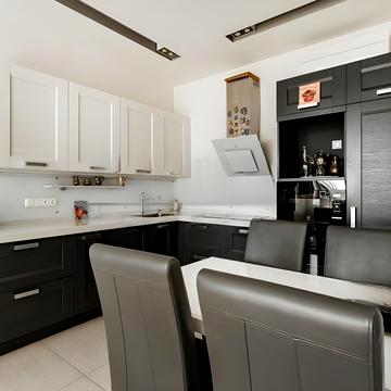 Олександра Довженка вул., 16