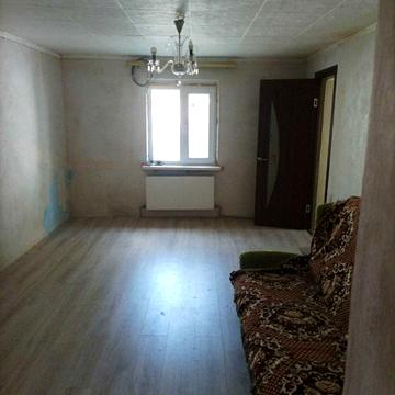 Листопадна вул.