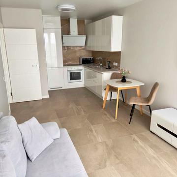 Дніпровська набережна вул., 16-Г