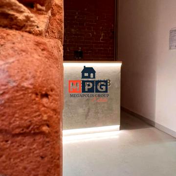 Слюсарний, 3