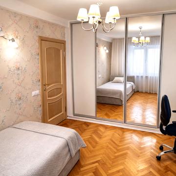 Володимира Івасюка просп. (Героїв Сталінграду), 15-Б