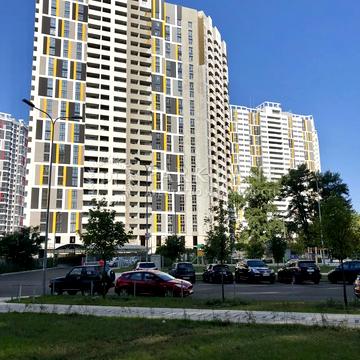 Микільсько-Слобідська вул., 8