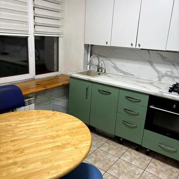 Будівельників вул., 27-А