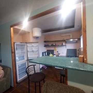 Ростиславська вул. (Маршала Рибалка), 7/18