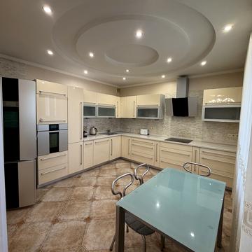 Срібнокільська вул., 22