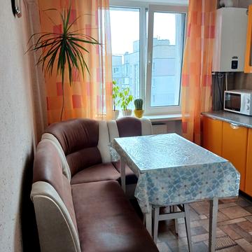 Вокзальна вул., 17