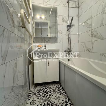 Андрія Малишка вул., 13-А