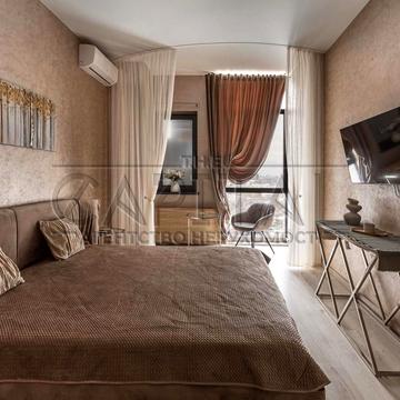 Деміївська вул., 33