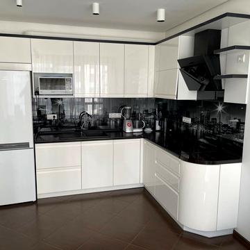 Зарічна вул., 1-В