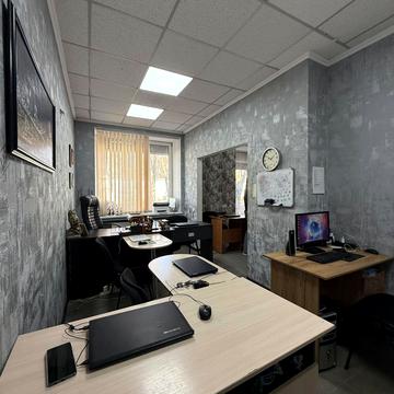 Просвіти вул., 1