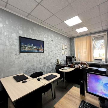 Просвіти вул., 1
