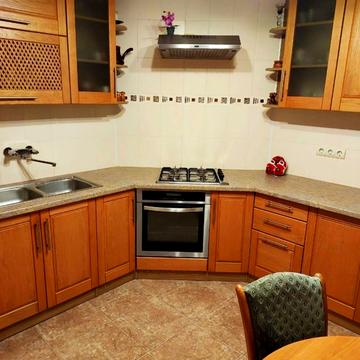 Пятницька вул., 61