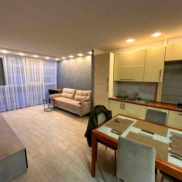 Гетьмана Івана Мазепи вул. (Топольна), 2-Б